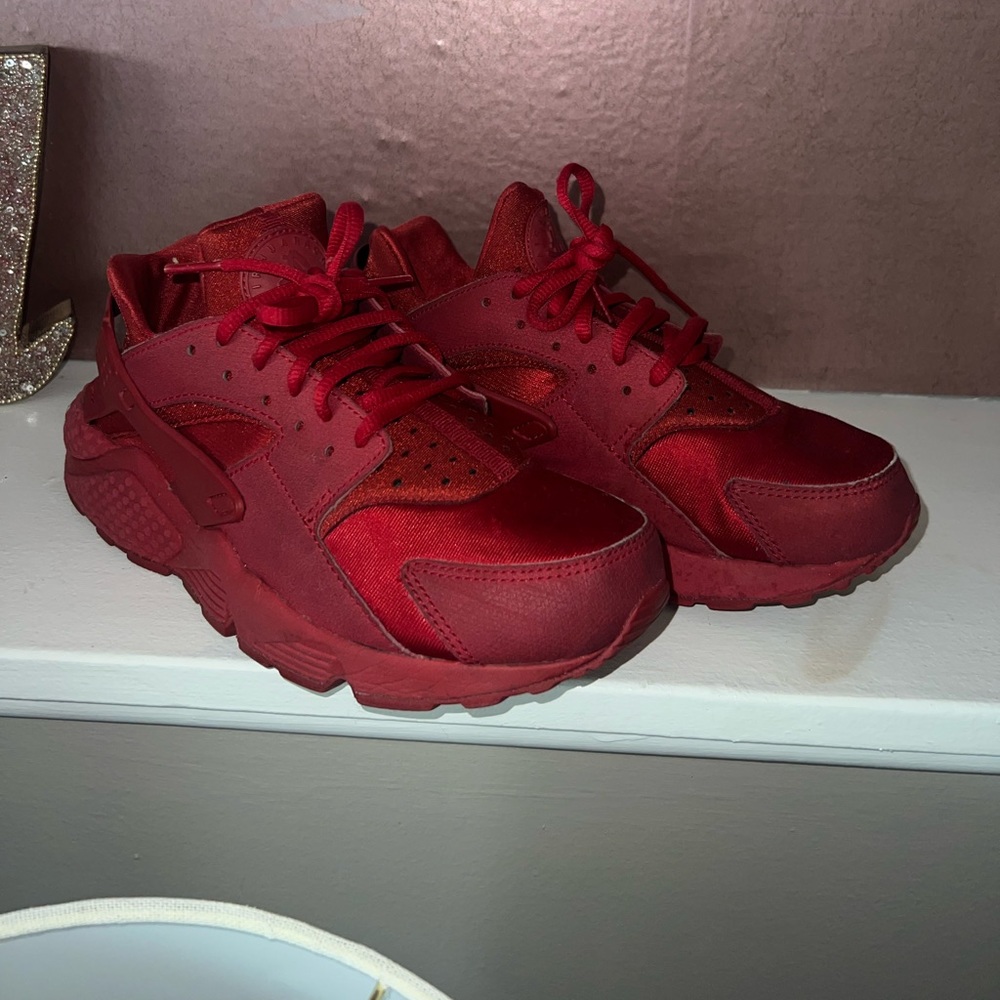 Red Nike huaraches Size 7.5 in women’s